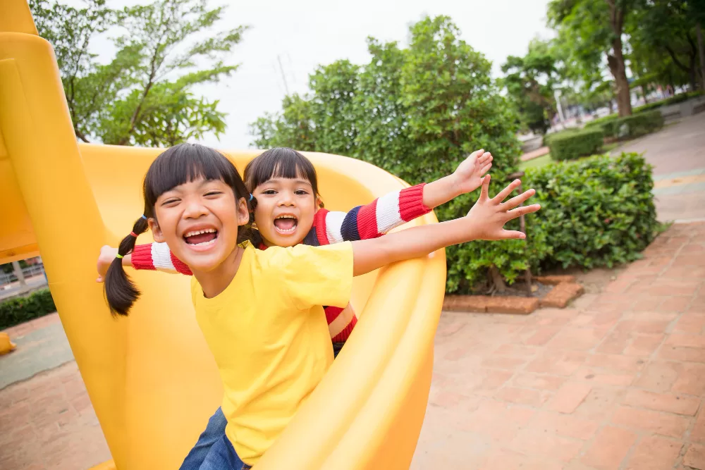 Ajarkan Sopan Santun Saat Bermain