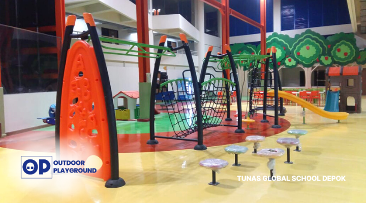 Sekolah yang Memasang Playground dengan Kami Sampoerna Academy School