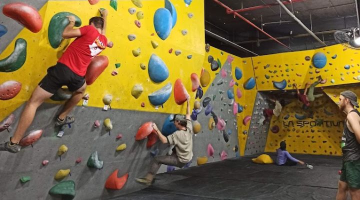 Manjat Climbing gym