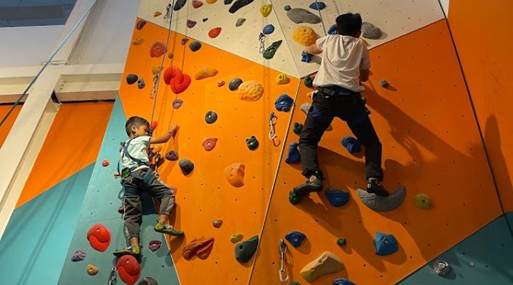The Parlor (Lancah Raba Climbing Gym)